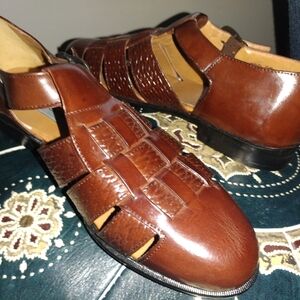 Stacy Adams mens sandals.. Genuine brown leather